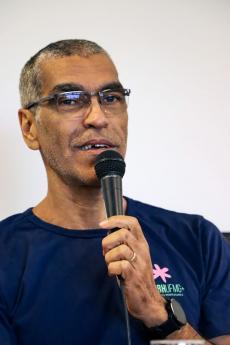 Mesa Redonda "Trs experincias de paridade em eleies para reitoria das IFES", com Joana Amaral (d